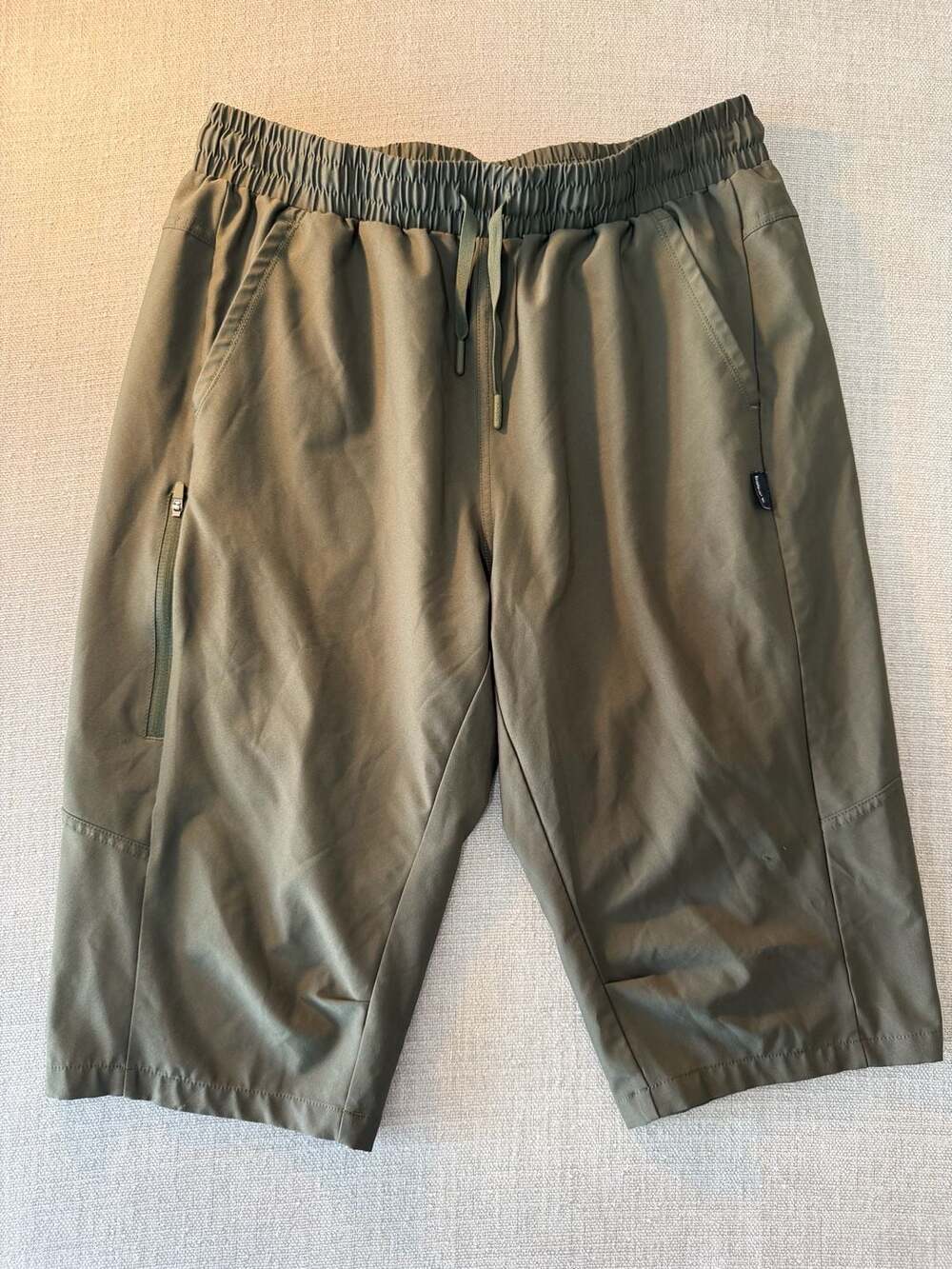Baleaf Women's Lightweight Hiking Capri Pants with Zipper Pockets
